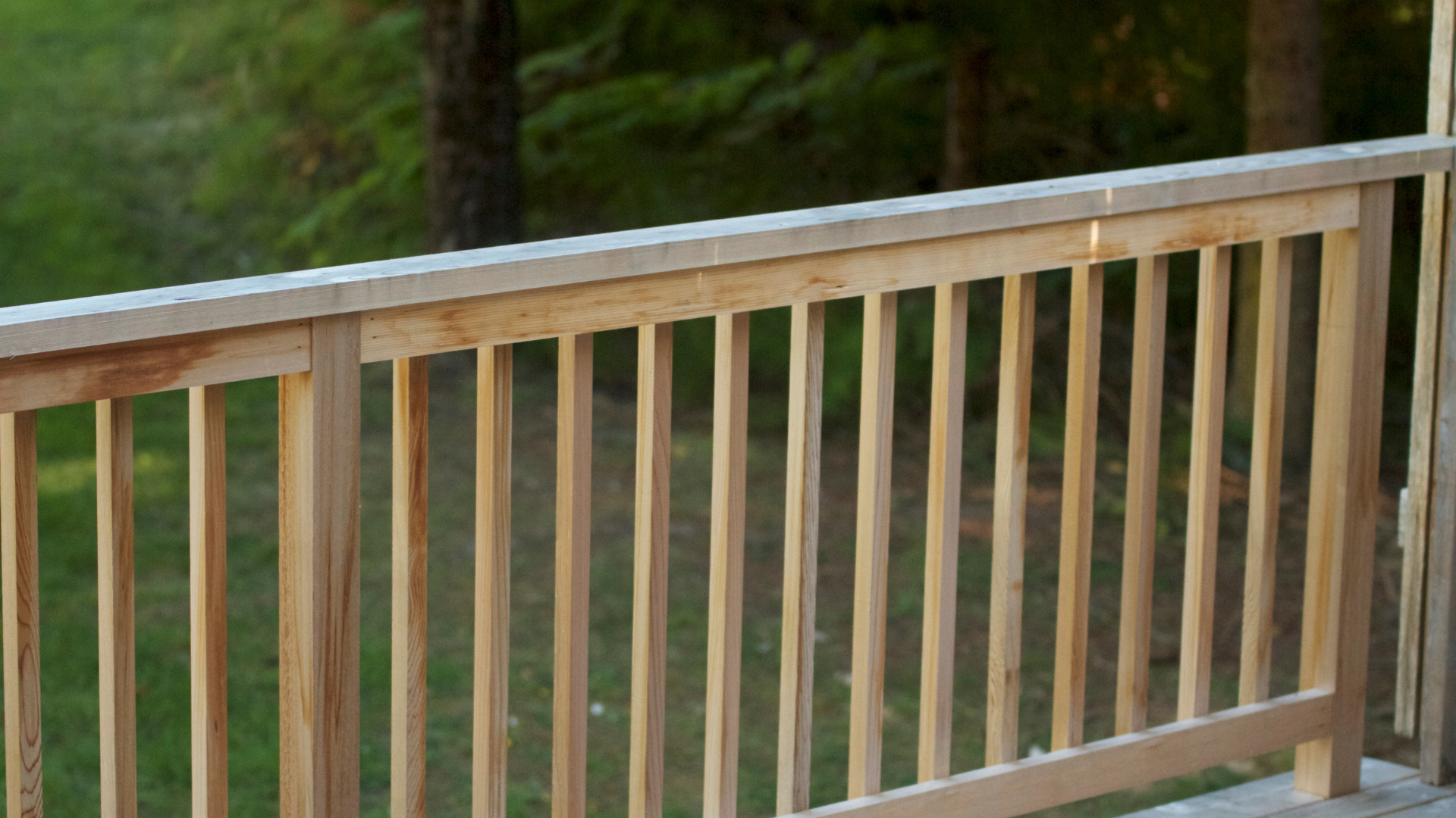 wood deck railing