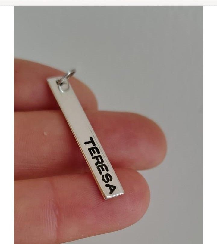 Dije con nombre personalizable