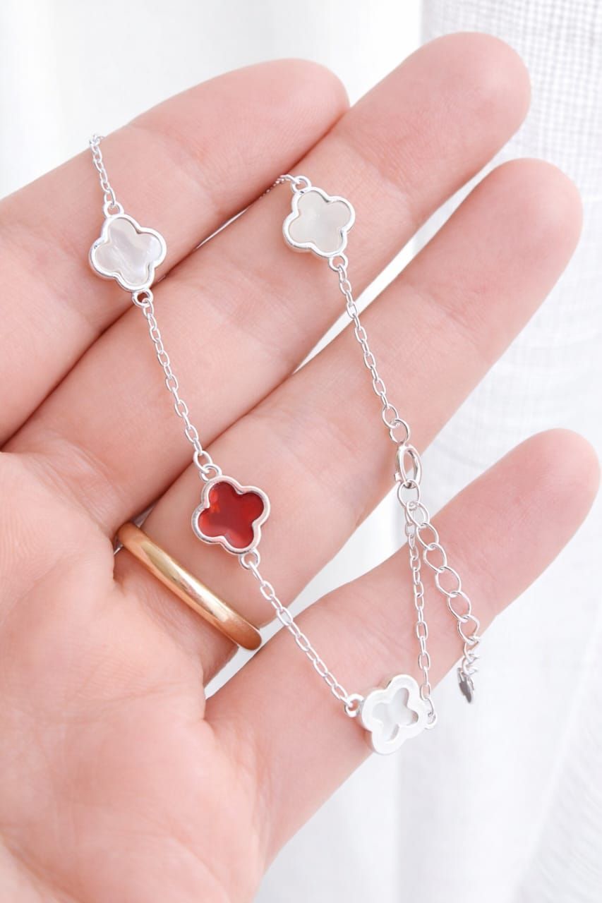 Pulsera Trébol Blanco y Rojo