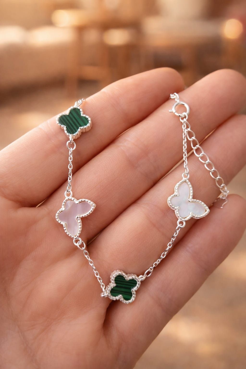 Pulsera trébol y mariposa