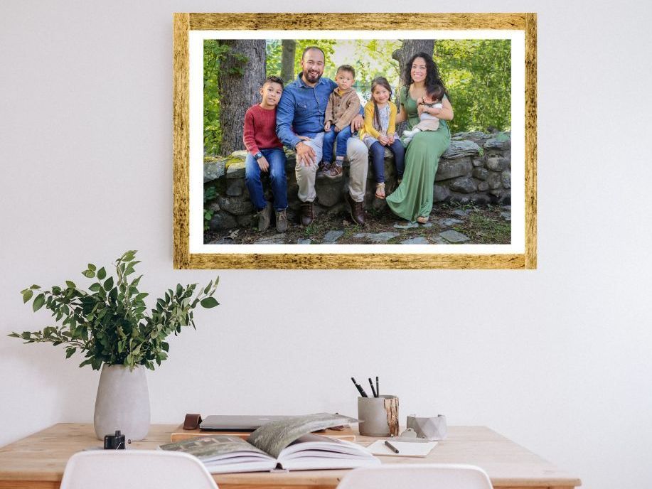 Four reasons to have family photos on the walls and spaces of your home
