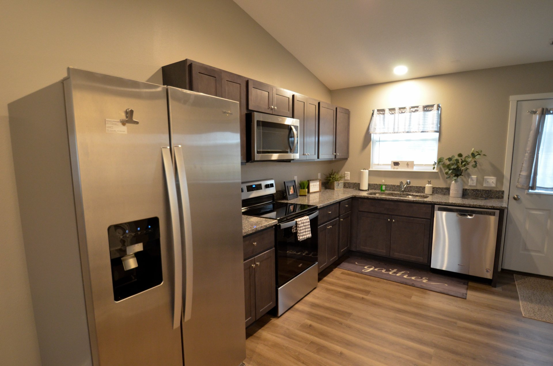 Valley Bluff Townhomes: Two Car Garage