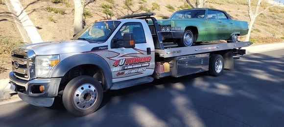 Sedan On 4U Towing Truck