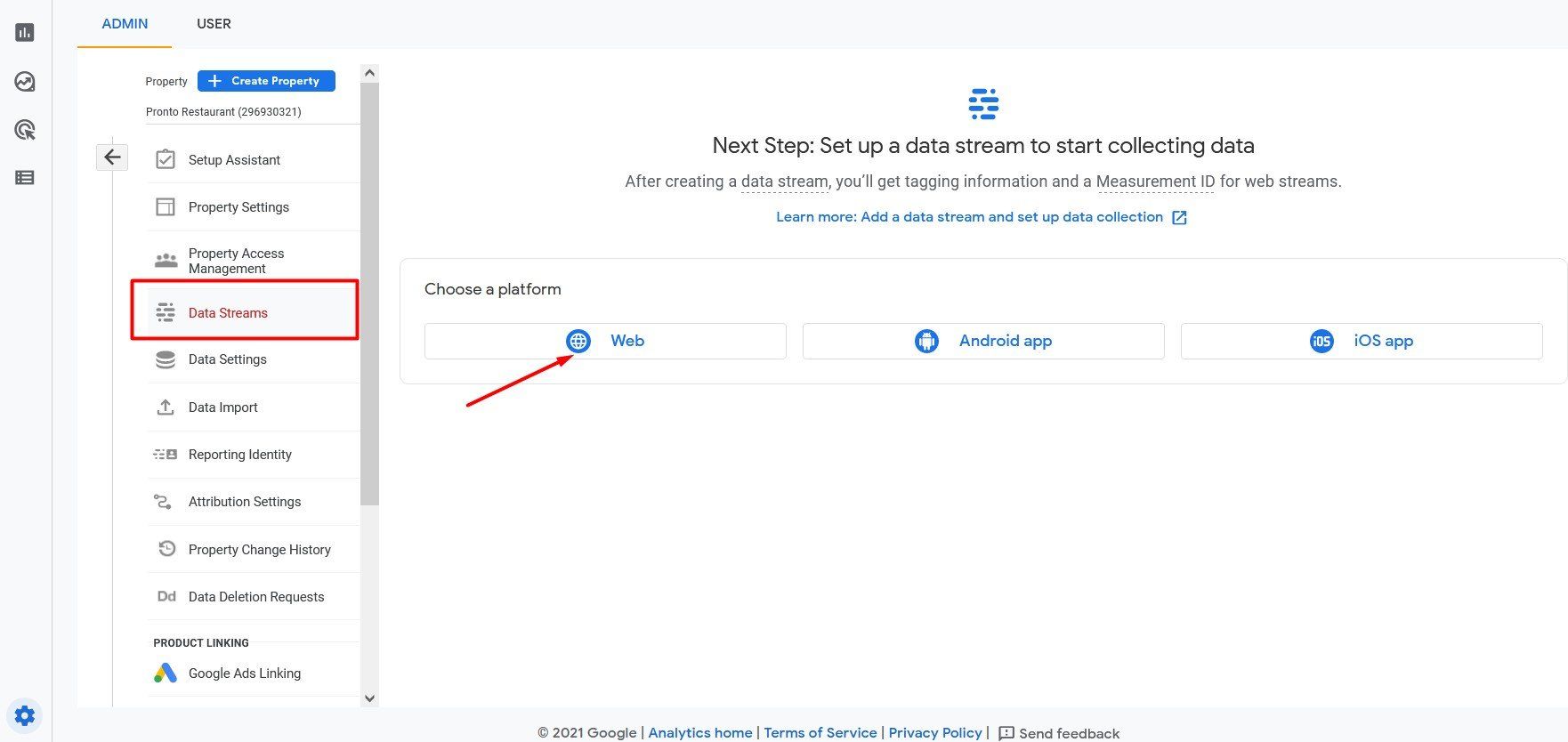 Screenshot einer Webseite mit einem Seitenleistenmenü, in dem „API-Schlüssel“ ausgewählt ist und ein Pfeil auf „Neu“ zeigt.