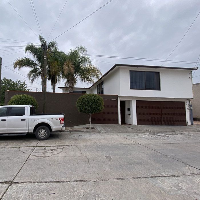 Venta Casa Lomas 4ta Esquina