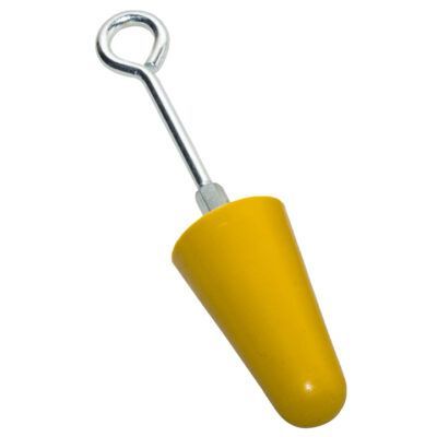 Casco da moto Airoh nero con visiera e frontino, caratterizzato da un design in fibra di carbonio.