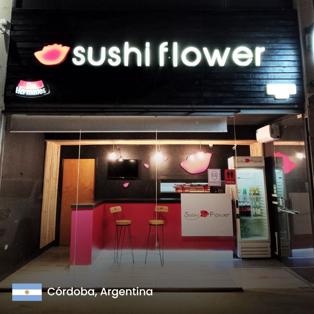 una tienda de comida rápida llamada sushi flower