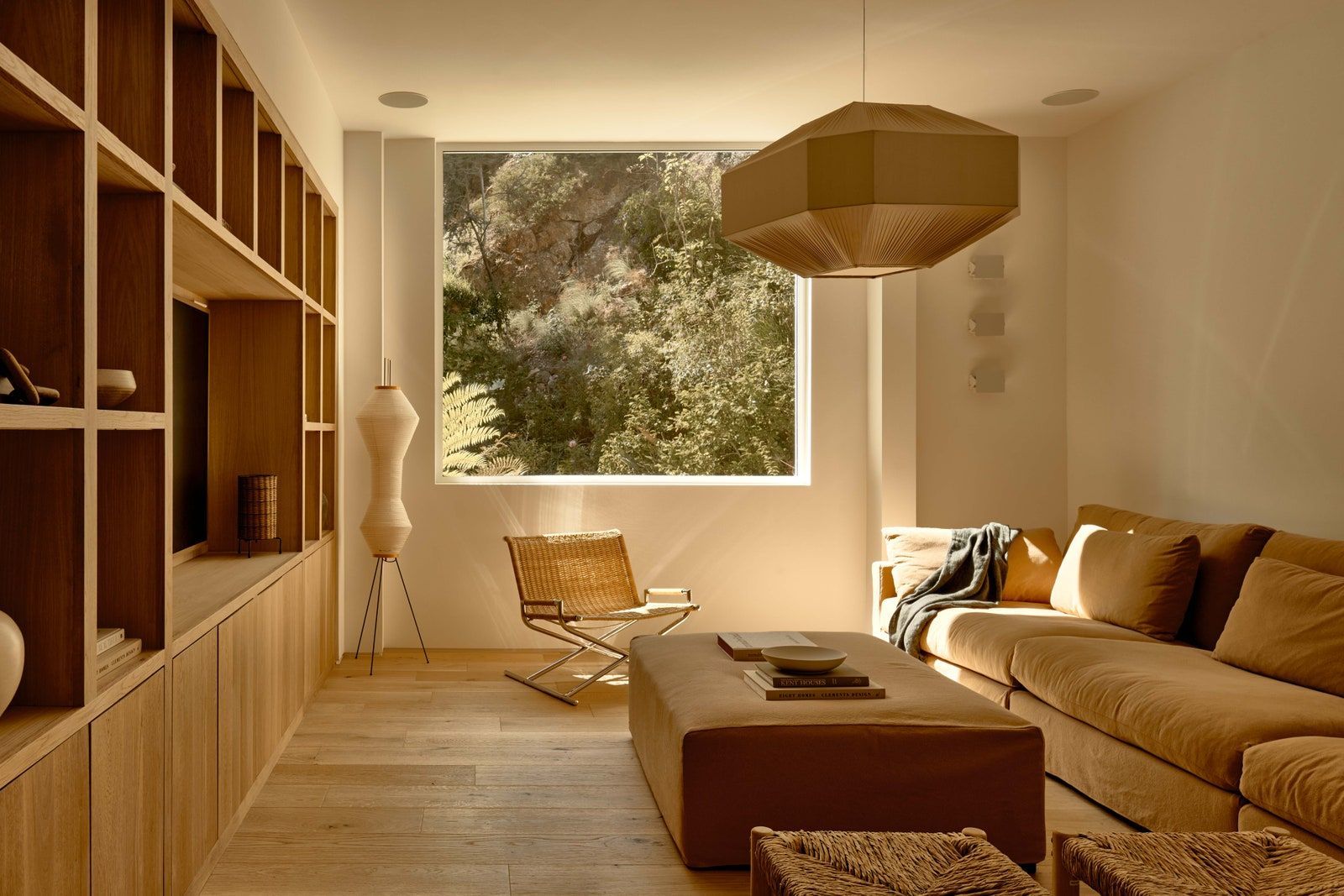 Small Room: Monochromatic Layering