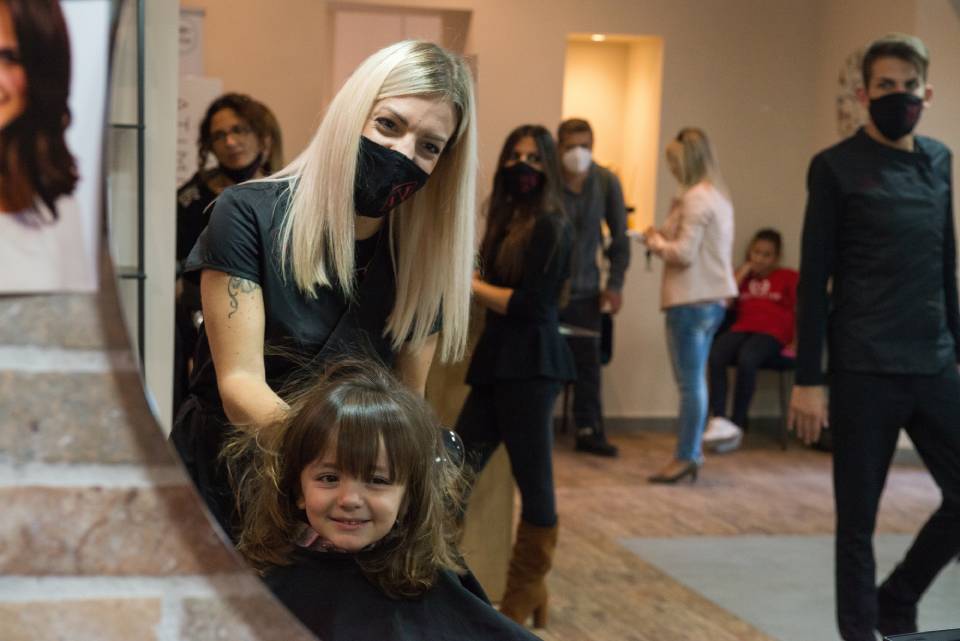 Taglio capelli bimba