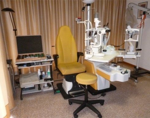 poltrona studio oculistico