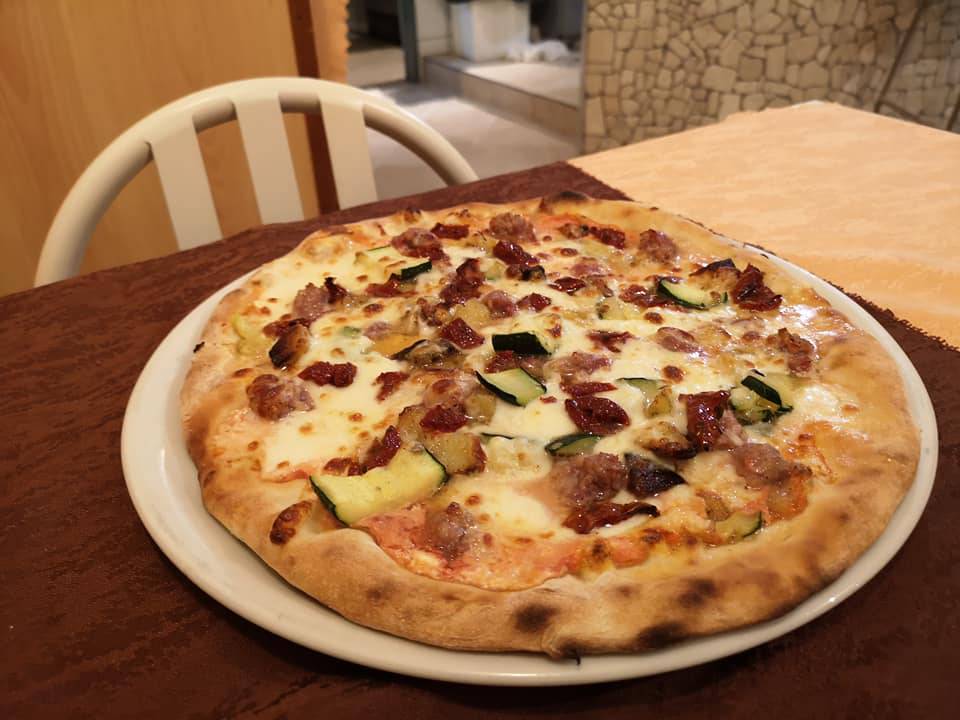 pizza salsiccia e fricarielli