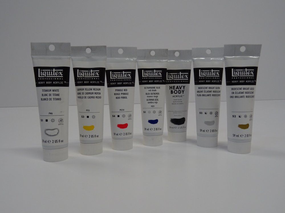 assortimento di colori acrilici