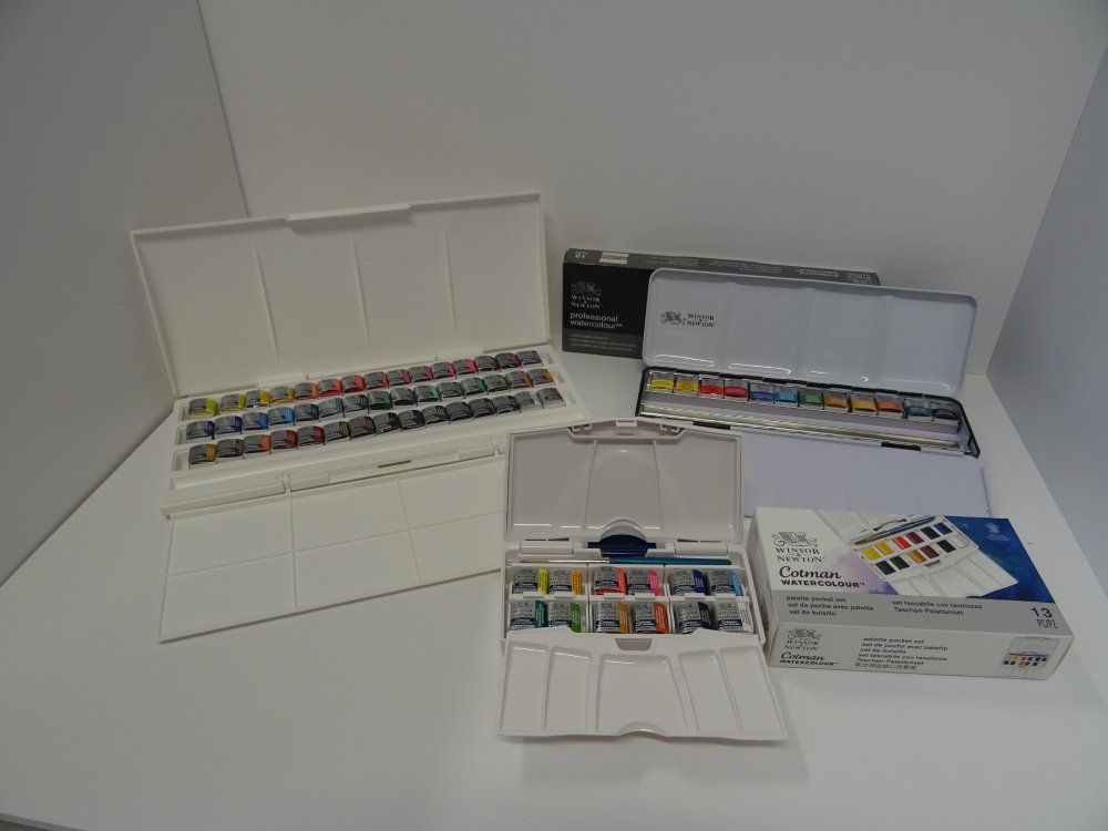 confezioni di colori ad acquerello