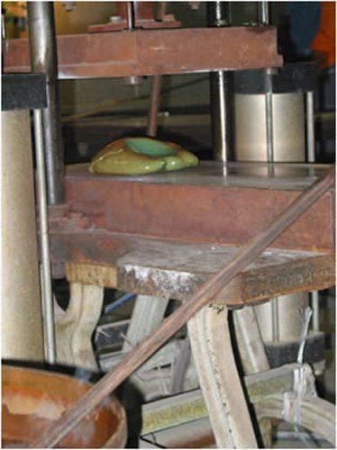 pressatura con macchinari all'avanguardia