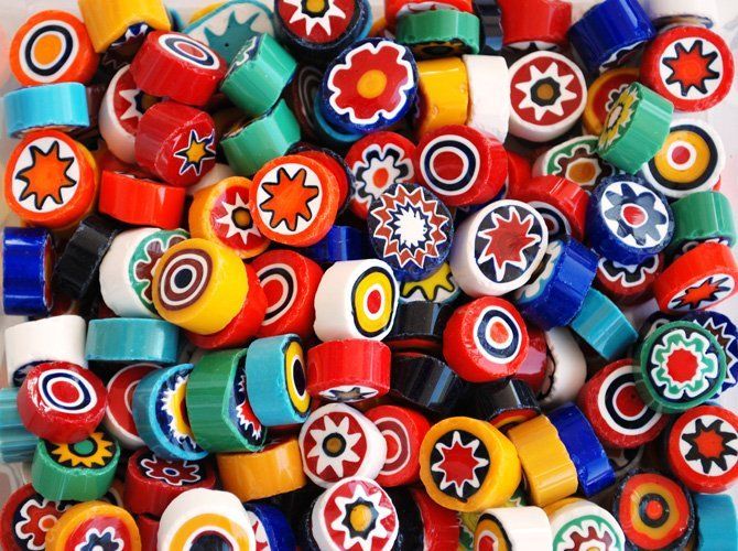 piastrine grandi con decorazioni