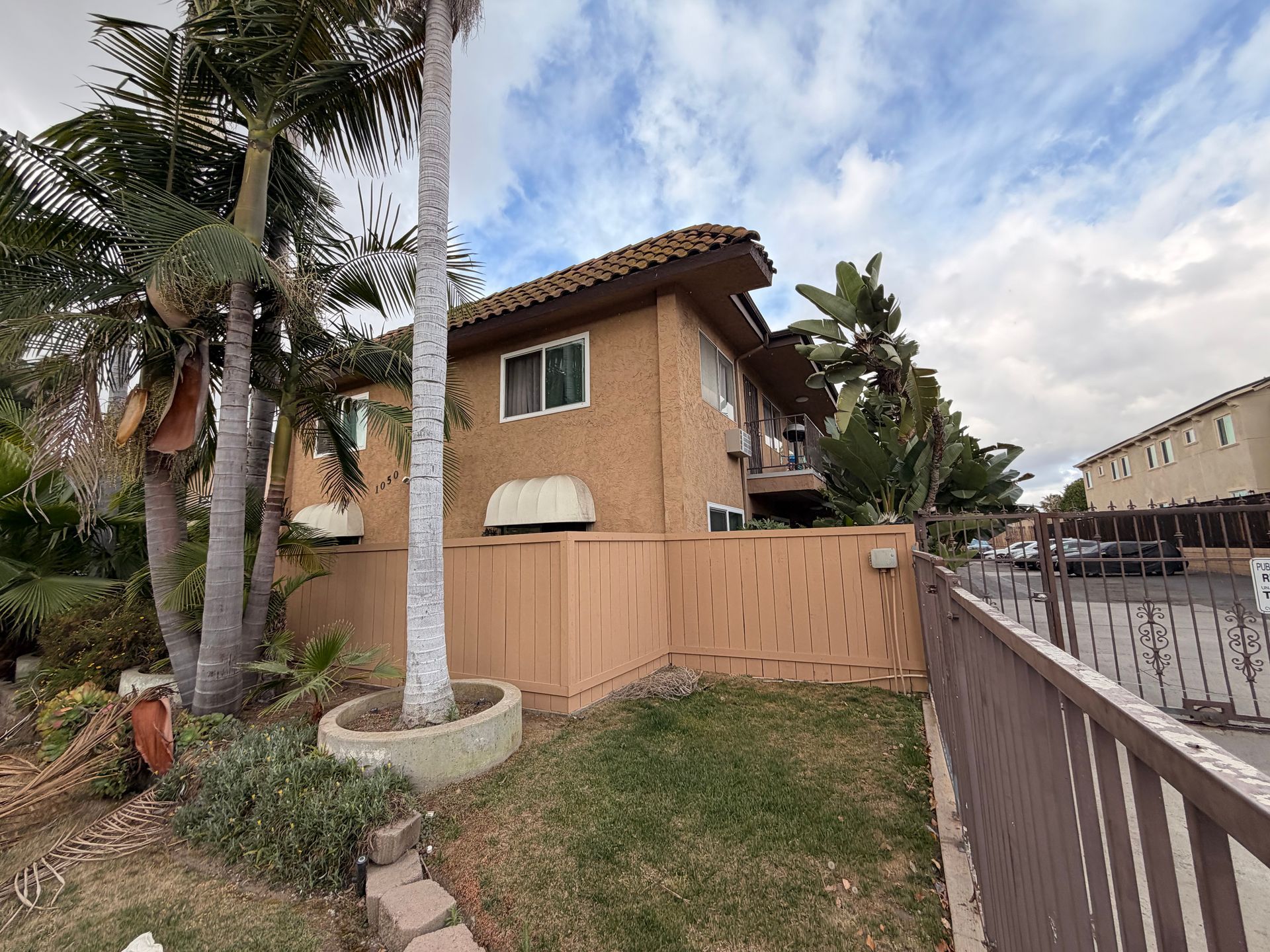 1050 Leland Exterior Photo