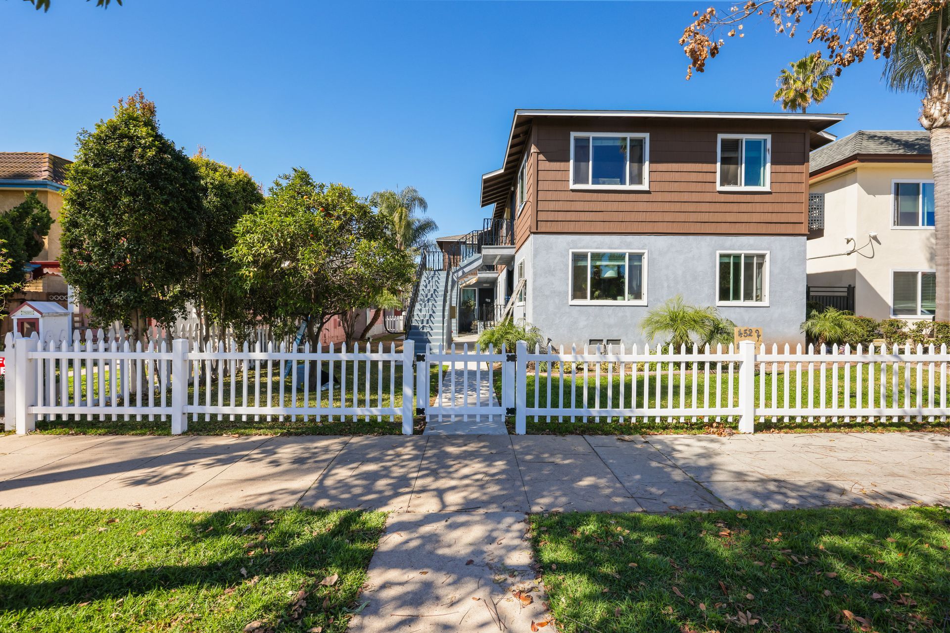 Georgia Street Exterior Photo