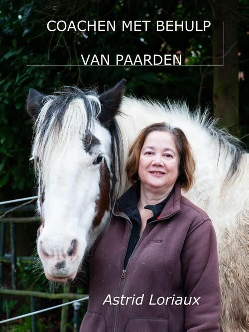 Boekcover: Vrouw met paard; titel 