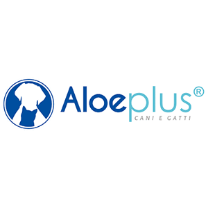 Logo per Aloeplus, caratterizzato da un emblema circolare blu con la sagoma di un cane e di un gatto e il nome del marchio in testo blu.