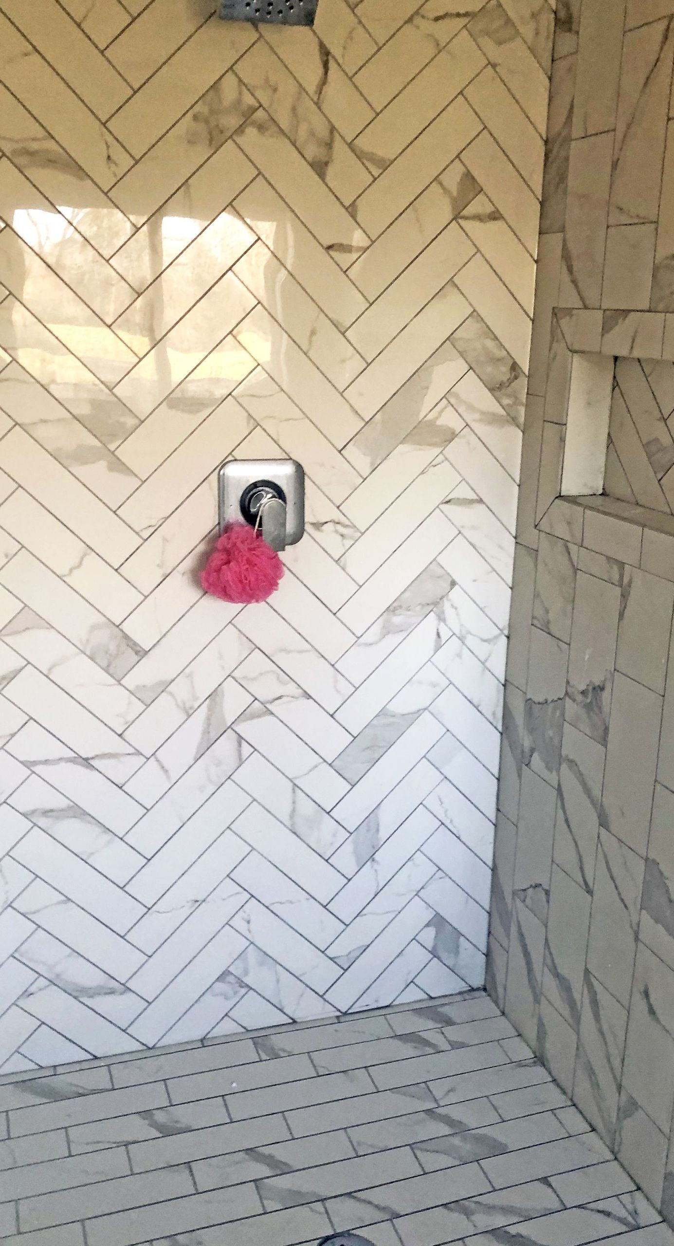 Hombs Custom Homes Gold & Gray H Logo. Home Builder in Mid-Missouri.