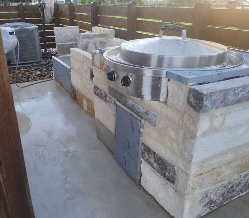 Outdoor Kitchen