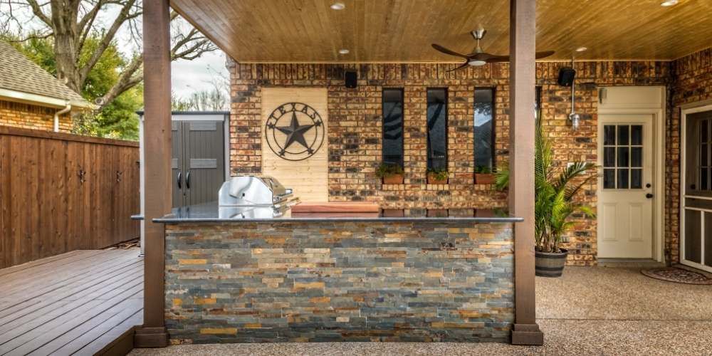 Outdoor Kitchens and Dining