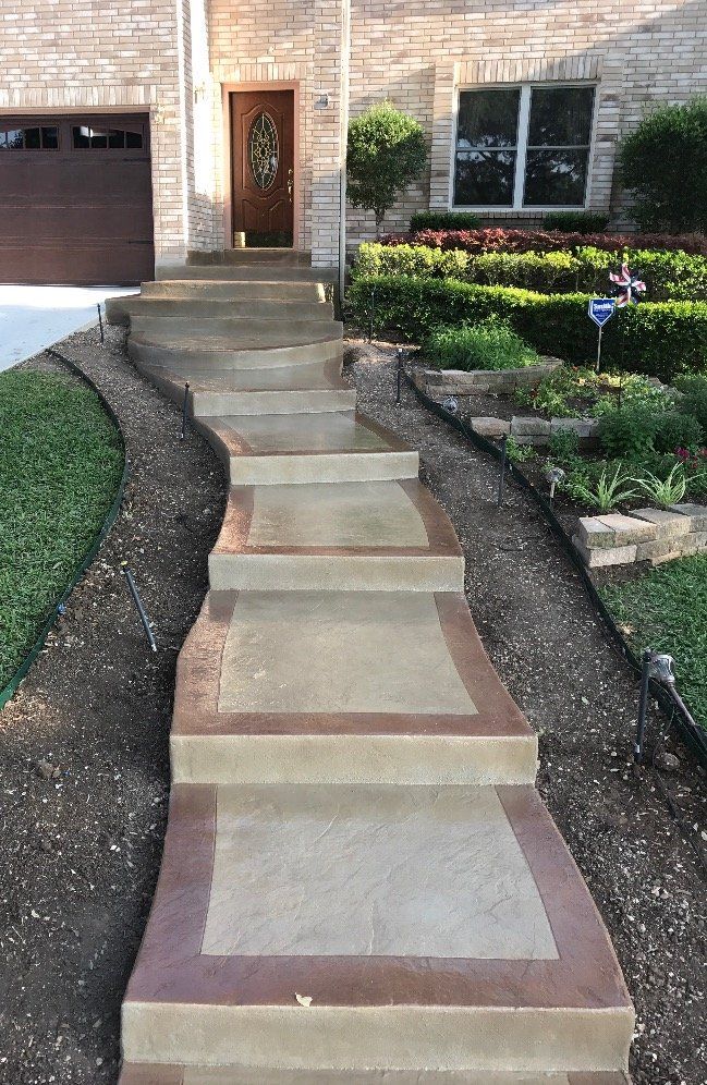 Lined Corner of Steps — Helotes, TX — Easter Concrete Contracting