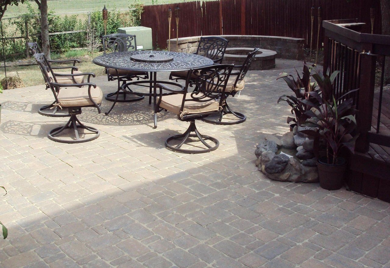 Outdoor Table and Chairs — Helotes, TX — Easter Concrete Contracting