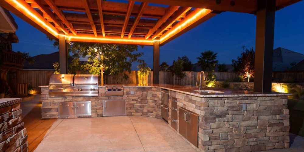 lighted-outdoor-kitchen