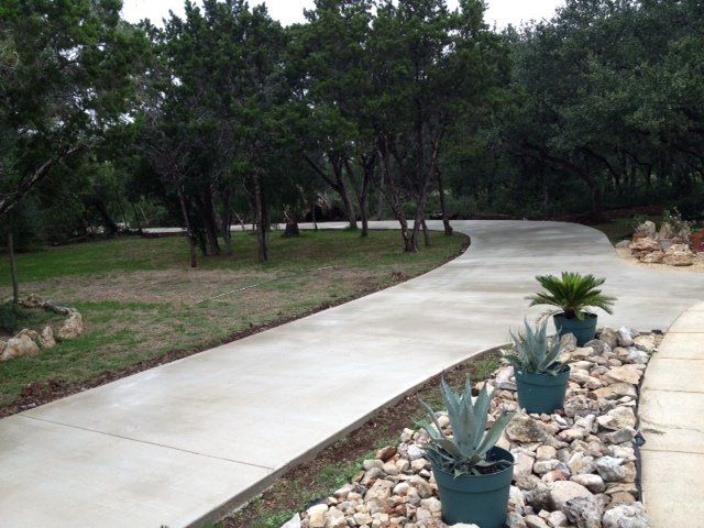 Curve Pathway — Helotes, TX — Easter Concrete Contracting