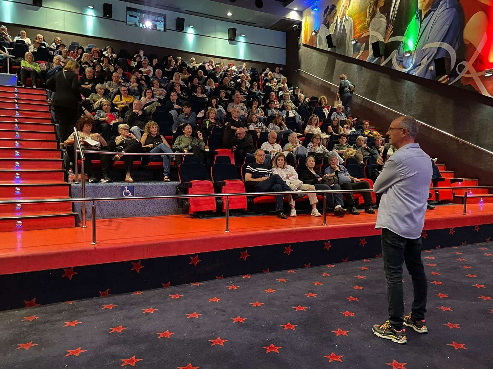 תמונה מתוך הרצאה של גור תירוש 