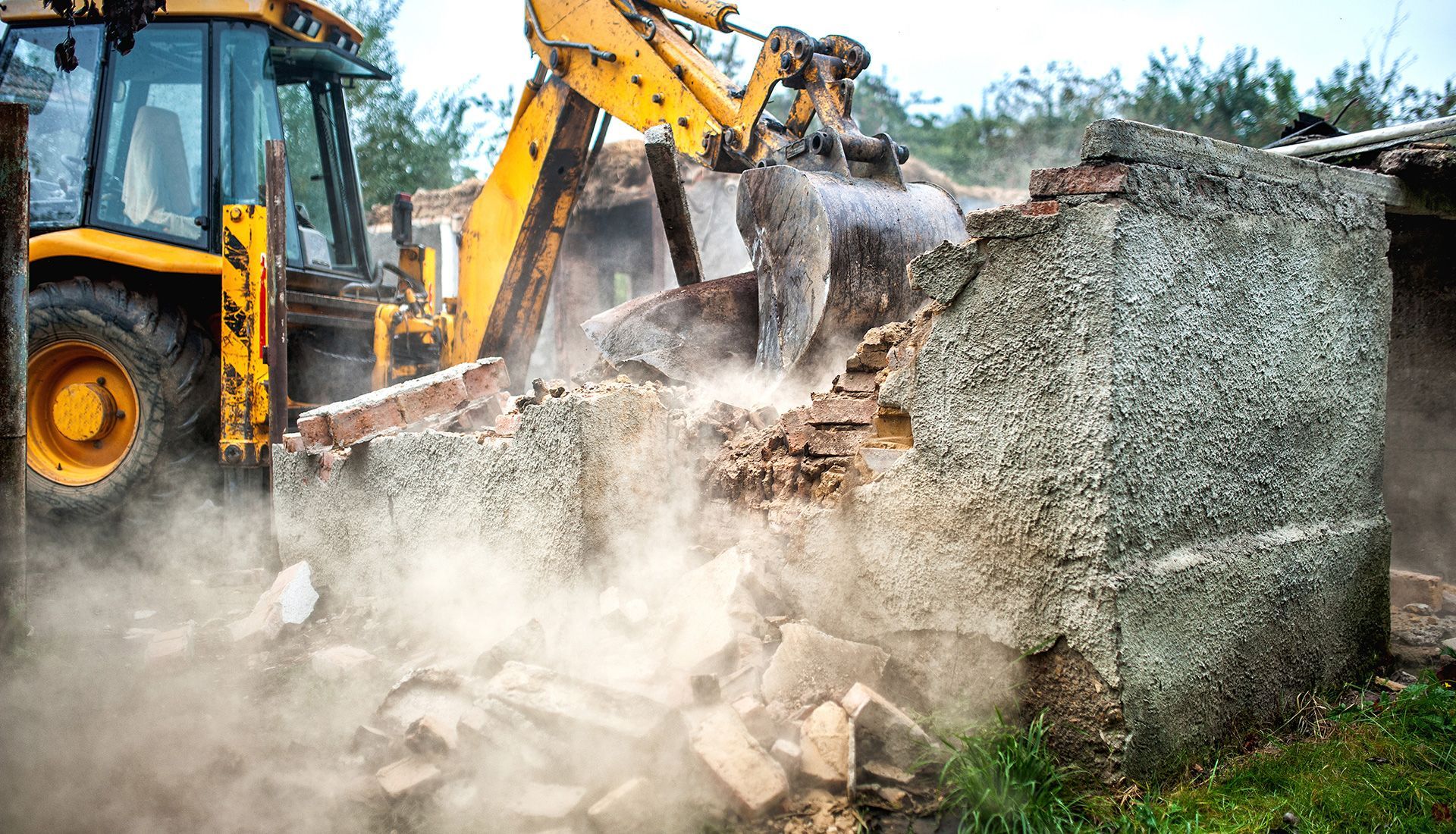 Residential Dumpster Rental Tips for Cathedral City Homes