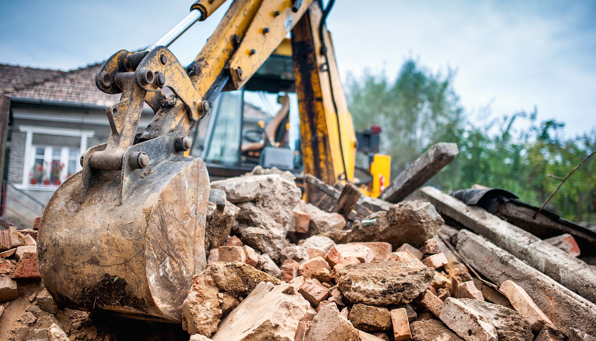Commercial Junk Removal in Cathedral City, CA: Why It Matters