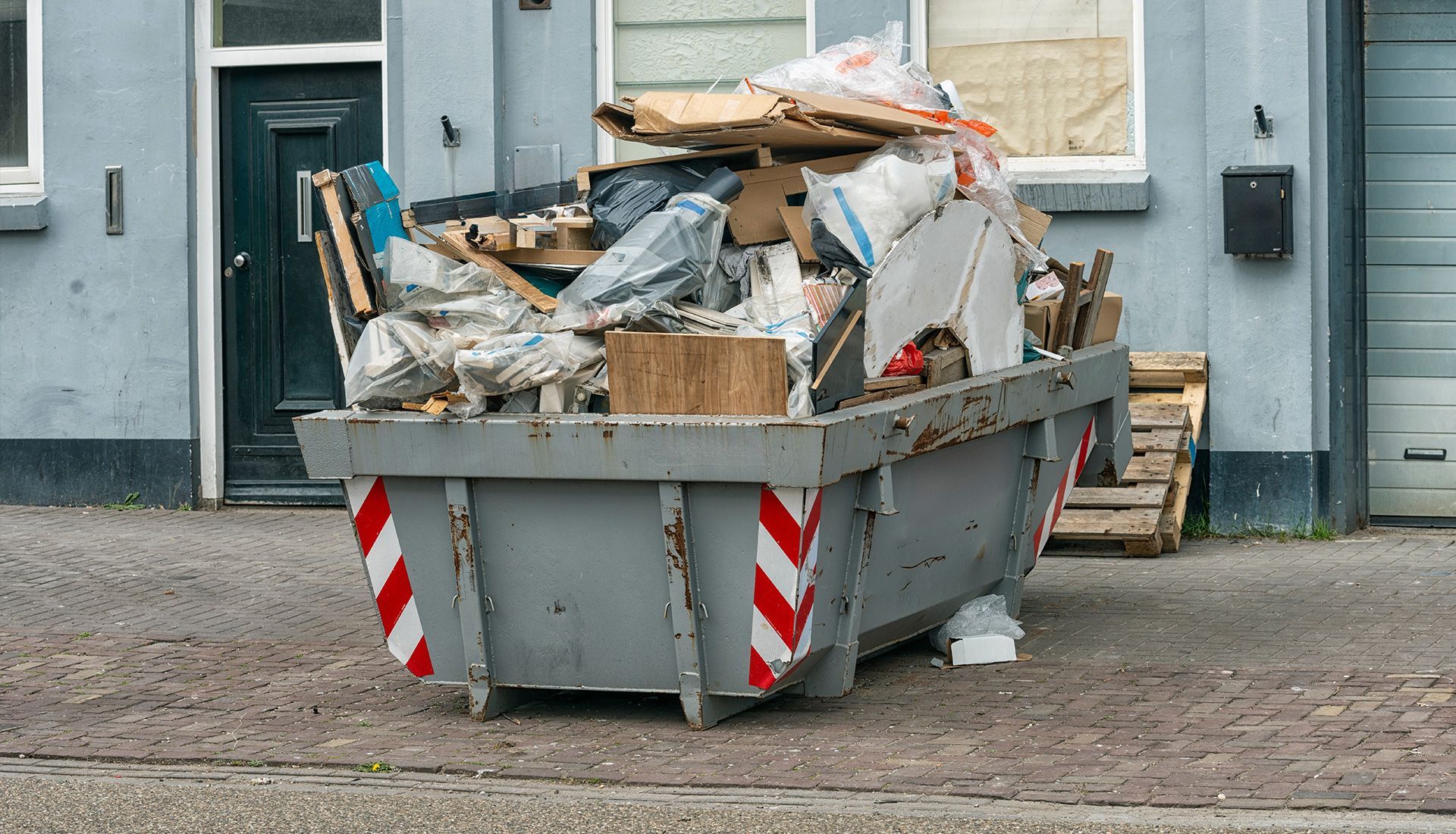 Affordable Dumpster Rental Services in Palm Springs, CA | Dreamwerx Facility Services