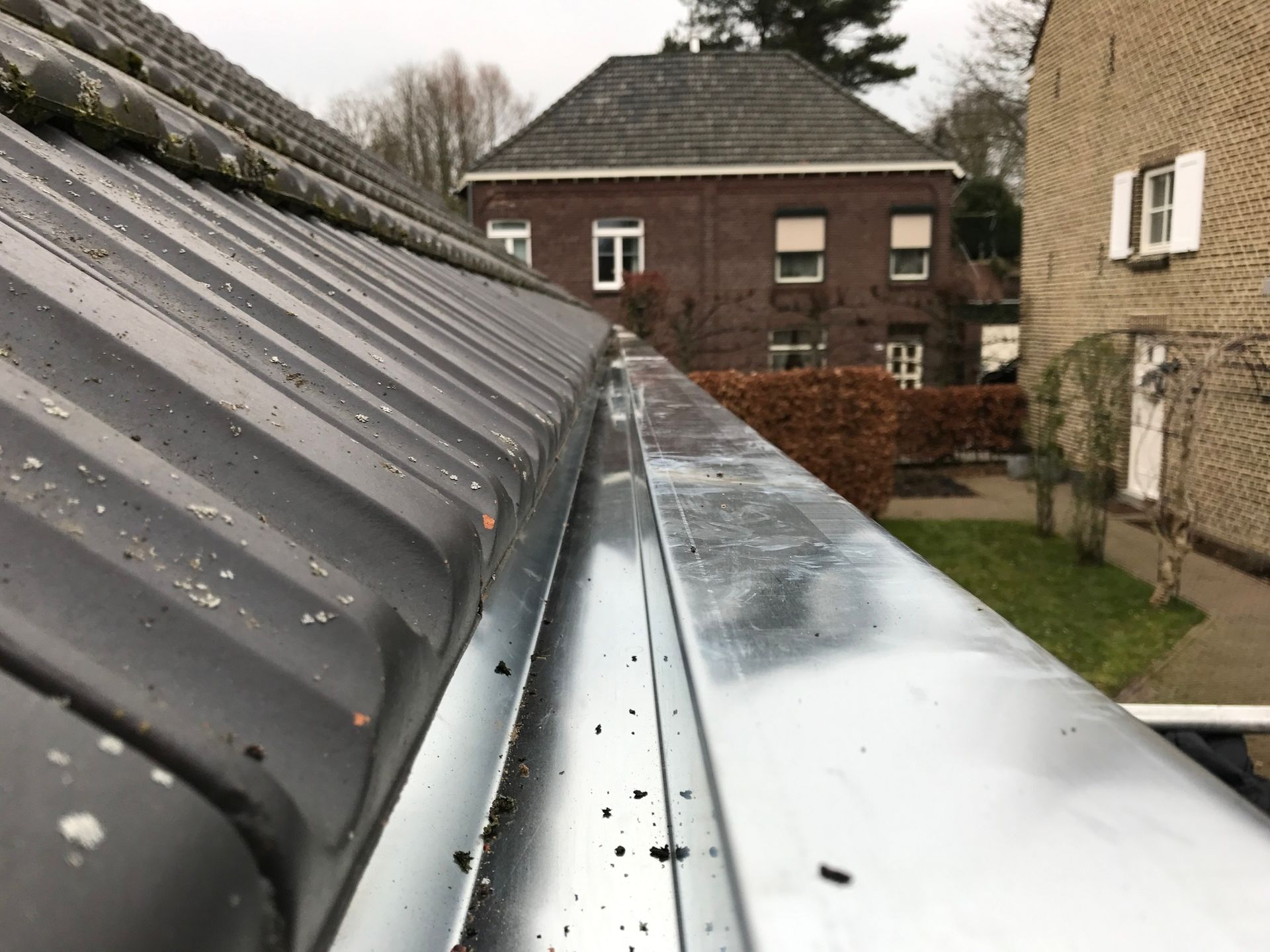 ASFF Alicante roofing AllServicesFrankFransen Munstergeleen dakwerk dakgoten ophangen Benidorm roof gutters installation