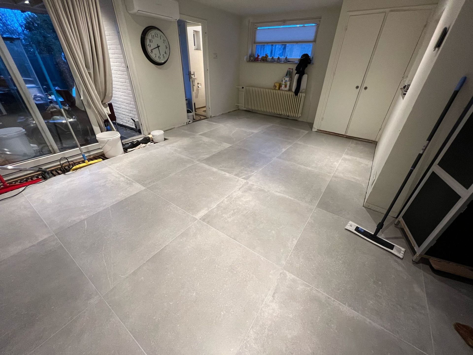 ASFF Alicante AllServicesFrankFransen Munstergeleen vloer leggen tegelen Benidorm flooring tiles