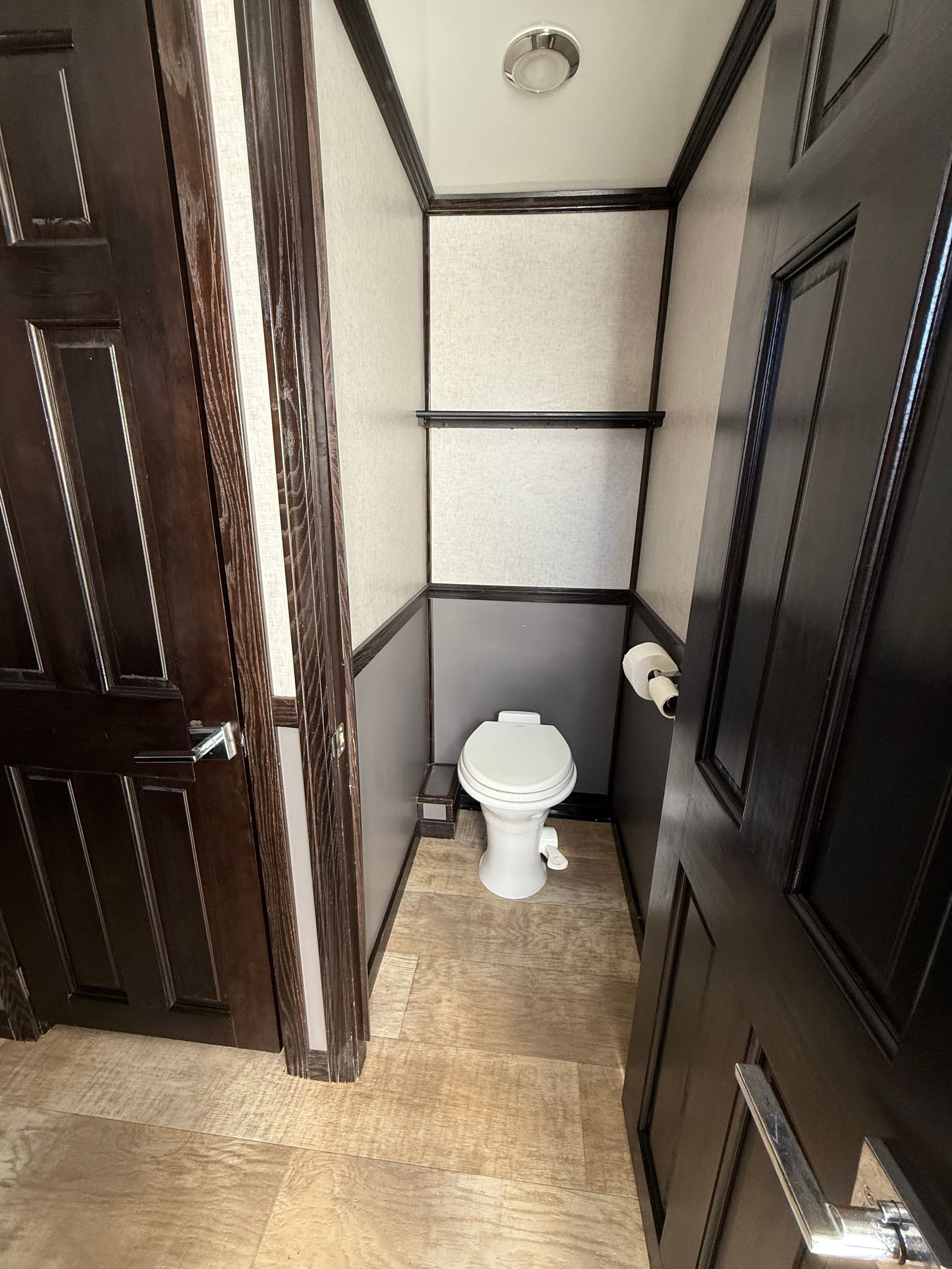 8 Unit Handicap Restroom Trailer Flushable Toilet Stall Downey CA 90242