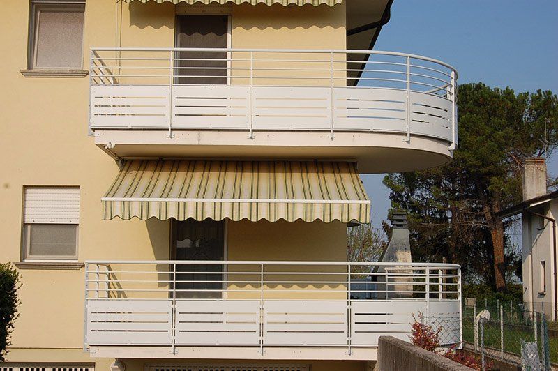 ringhiere per balconi palazzina