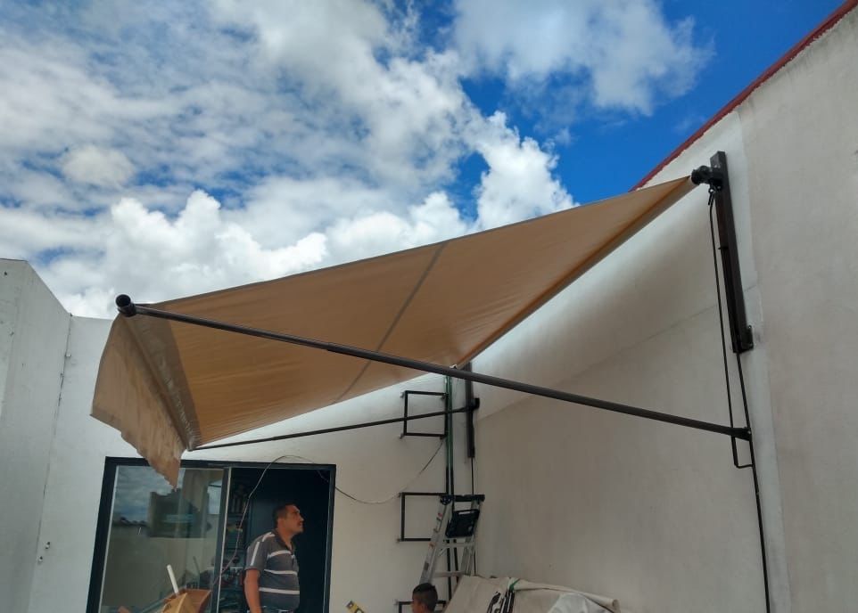 LONAS, TOLDOS, ESTRUCTURAS Y MALLA SOMBRA ESTRUFLEX