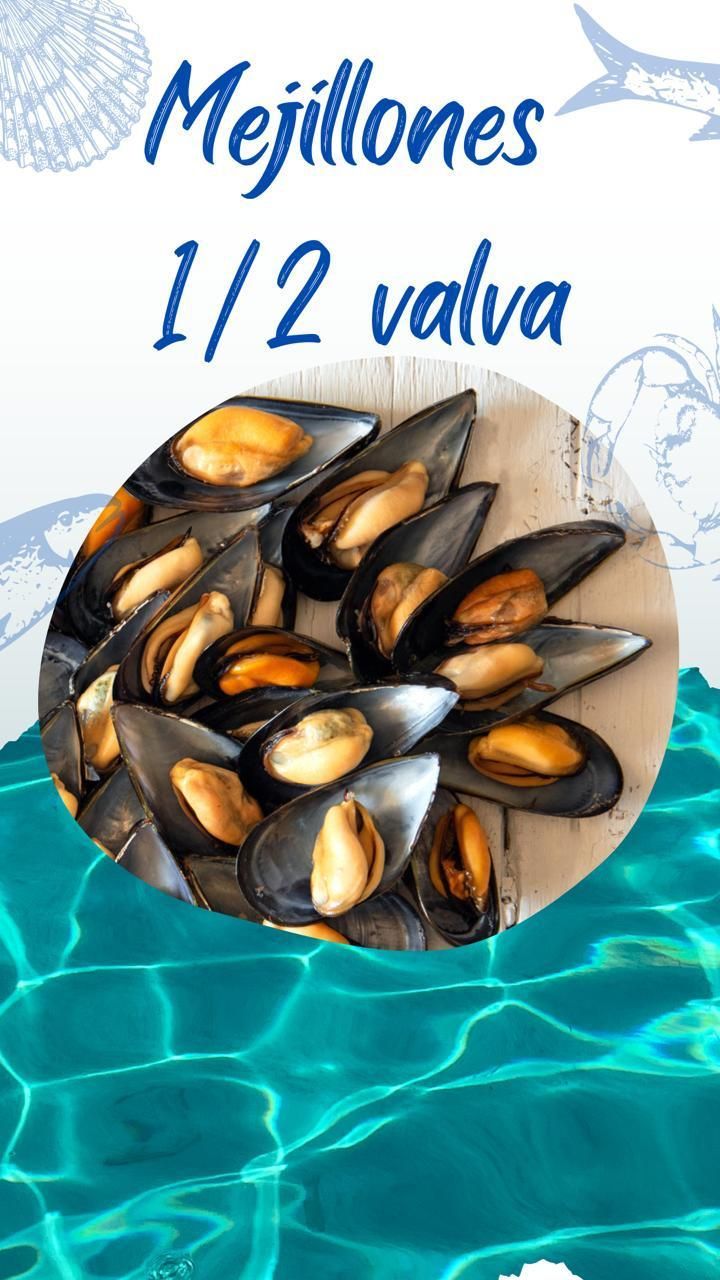 Un plato de mejillones con la inscripción mejillones 1/2 valva en el fondo