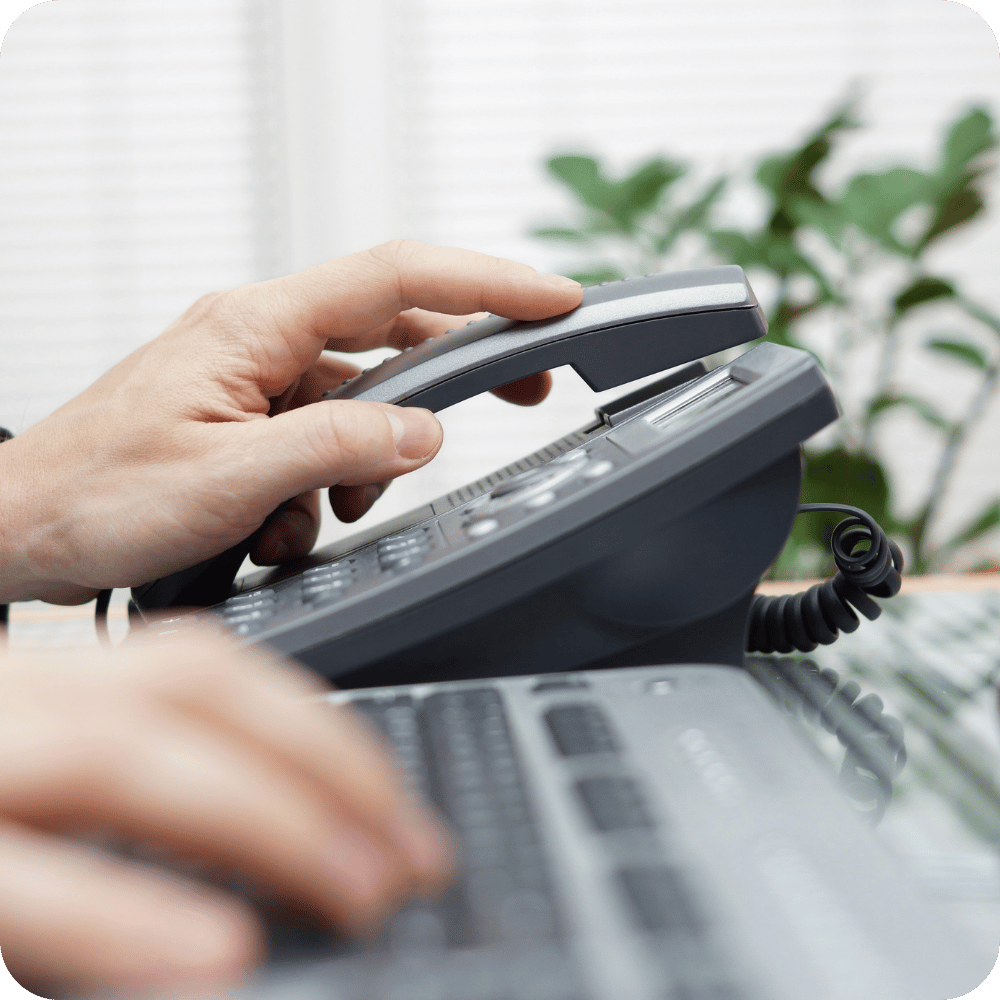 Choosing the Right Phone System for Small Businesses