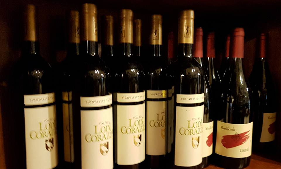 bottiglie di vino rosso