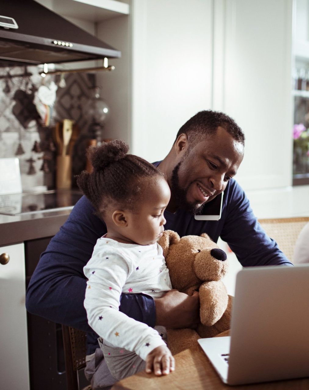 dad and girl on phone