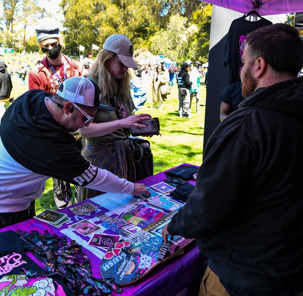 Hippie Hill Seven Leaves