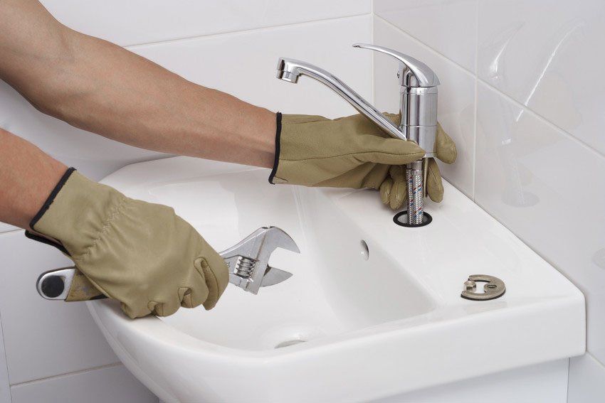 Emergency plumbing service