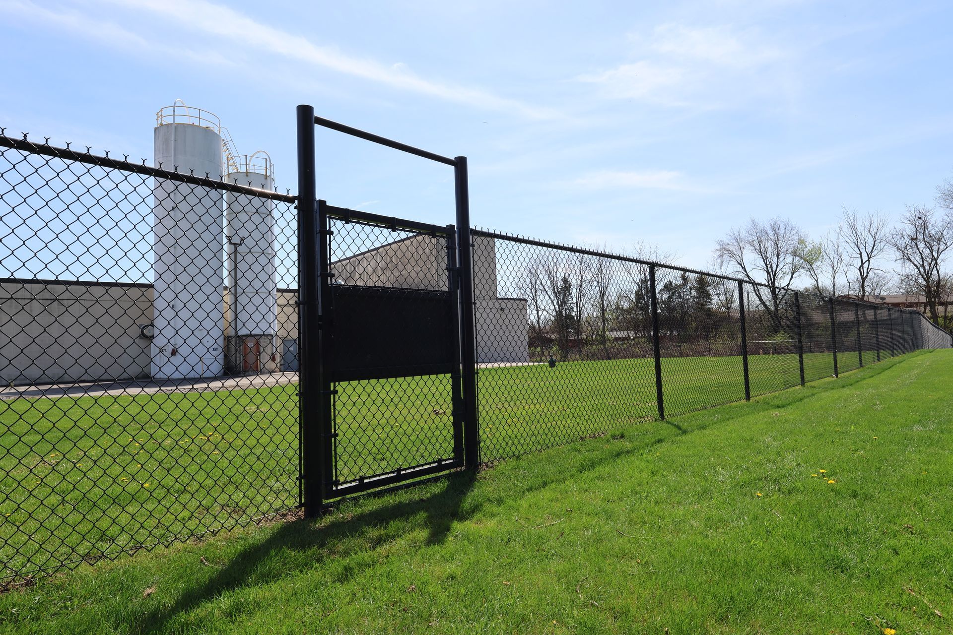 commercial fence installation Illinois
