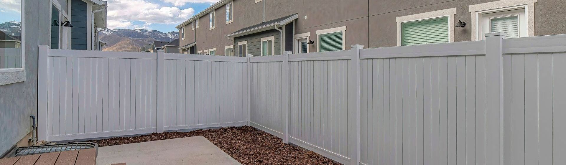 hoa apartment town home townhouse fencing fence installation Illinois