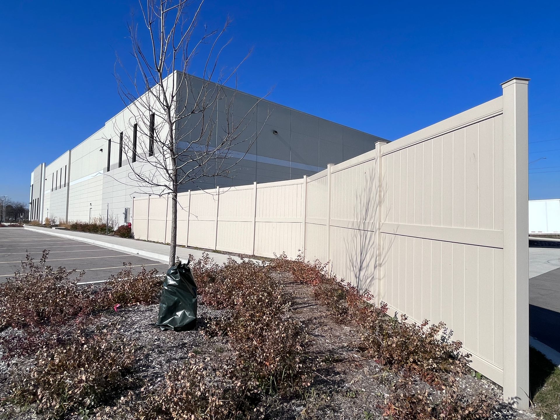 vinyl fence installation illinois commercial fencing