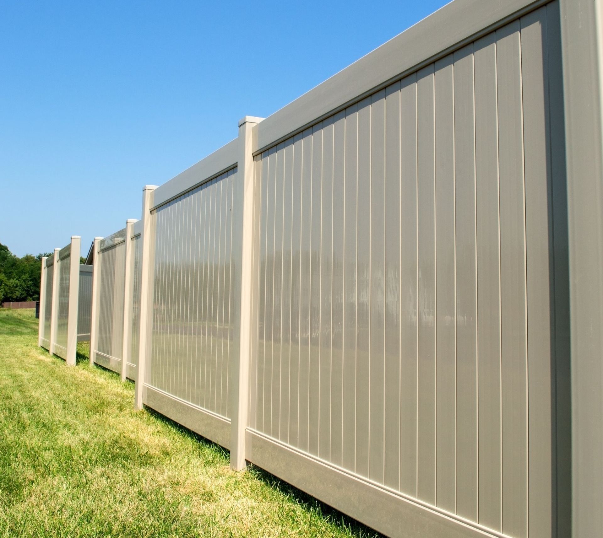 Commercial privacy fence installation illinois