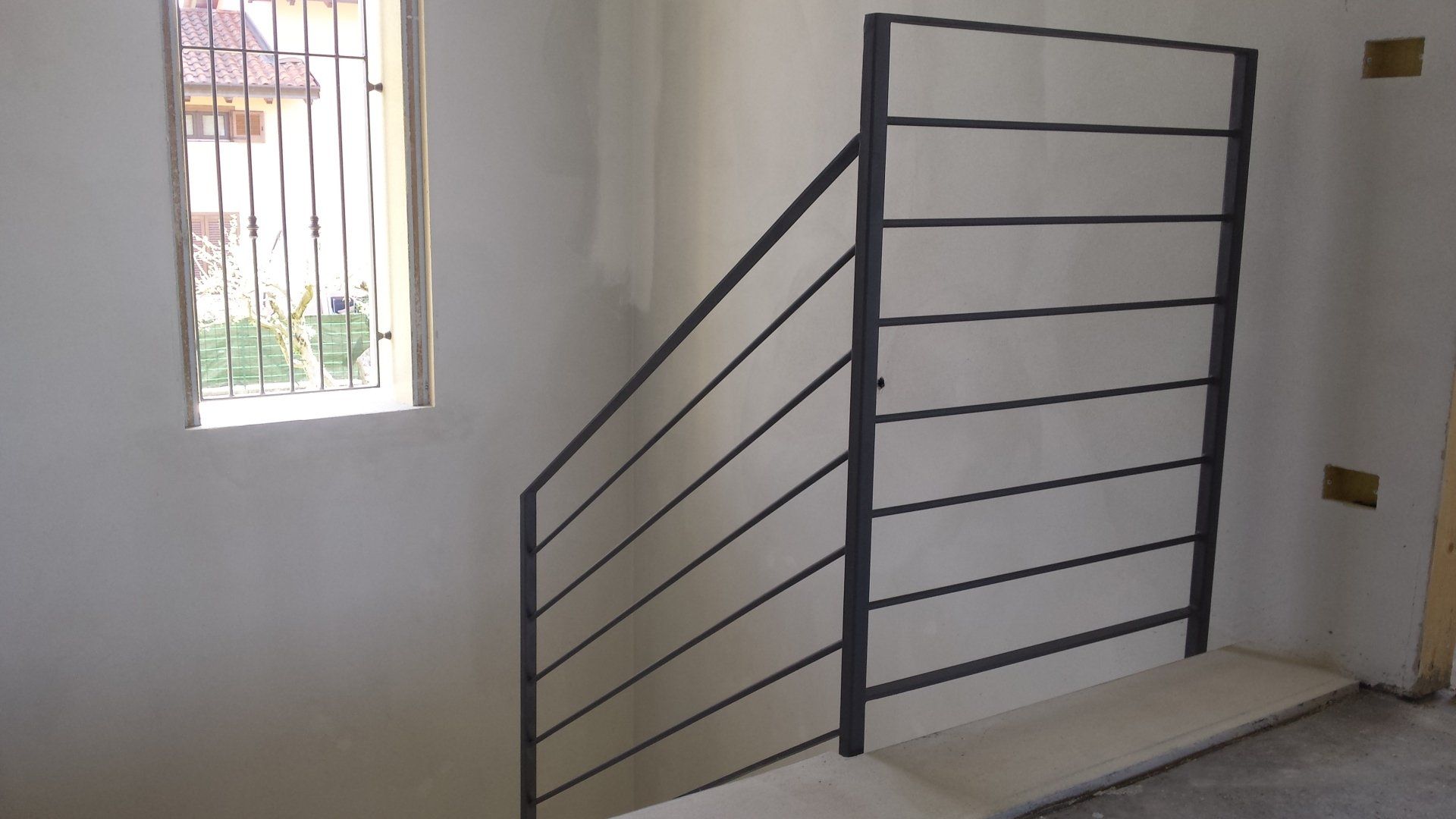 scala in ferro frontale